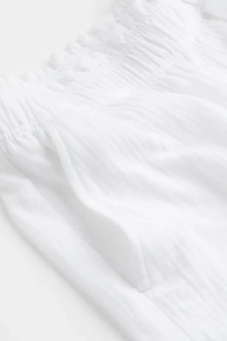 H&M crinkled cotton shorts, white