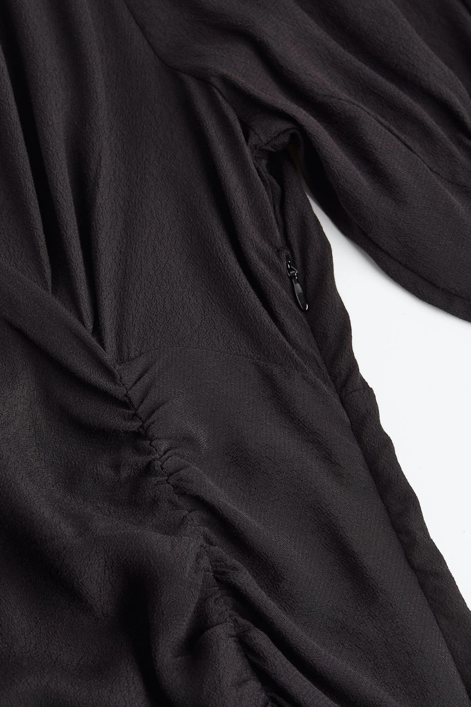H&M Puff-sleeved Creped Dress, black